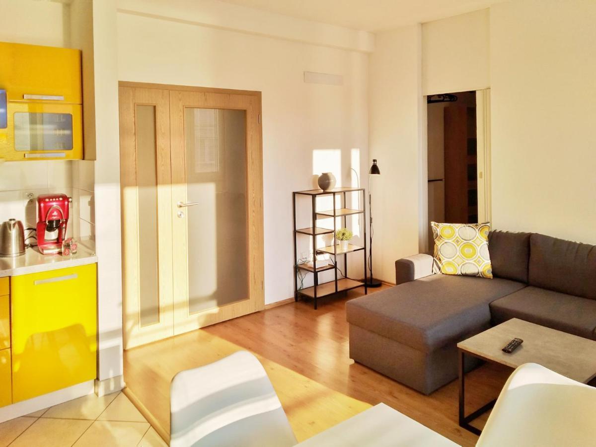 Yellow Apartment Ostrava Exteriör bild