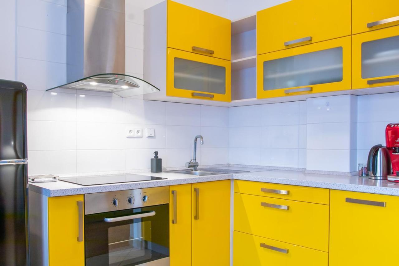 Yellow Apartment Ostrava Exteriör bild