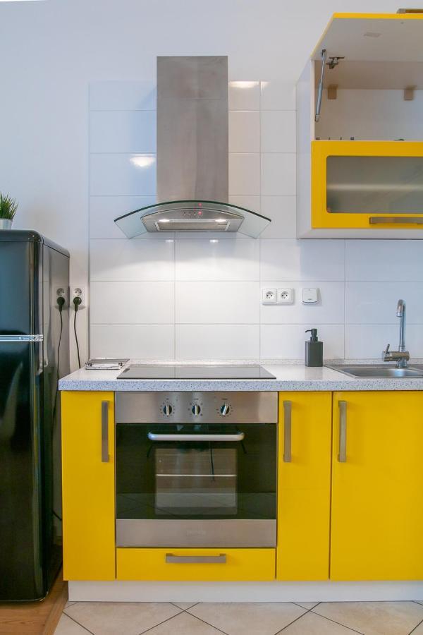 Yellow Apartment Ostrava Exteriör bild